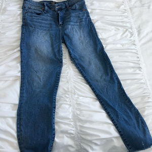 Abercrombie & Fitch (A&F) high rise ankle jeans